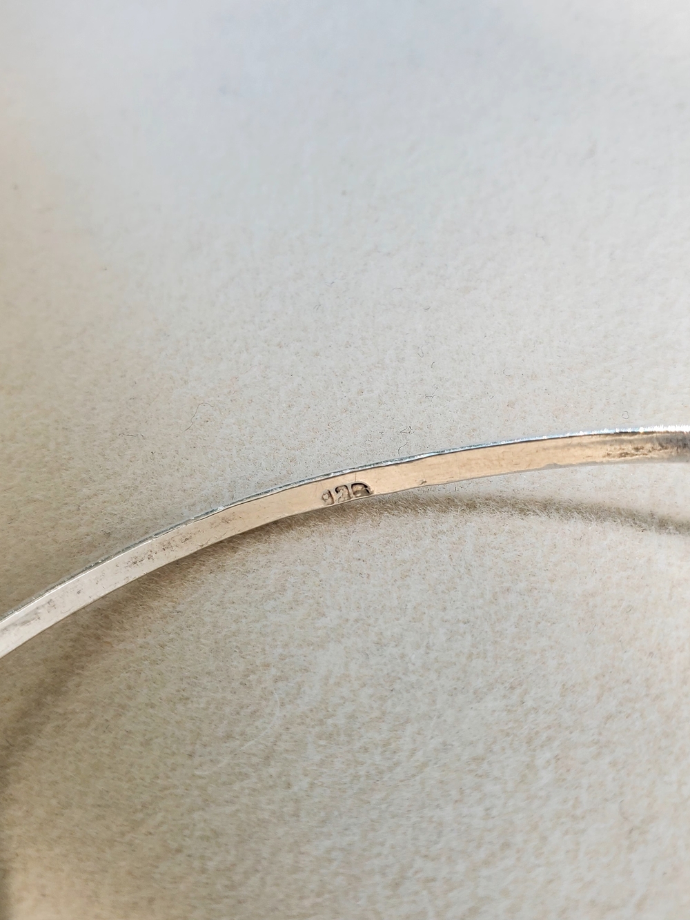 Vintage Sterling Silver Patterned Bangle - Picture 3 of 6
